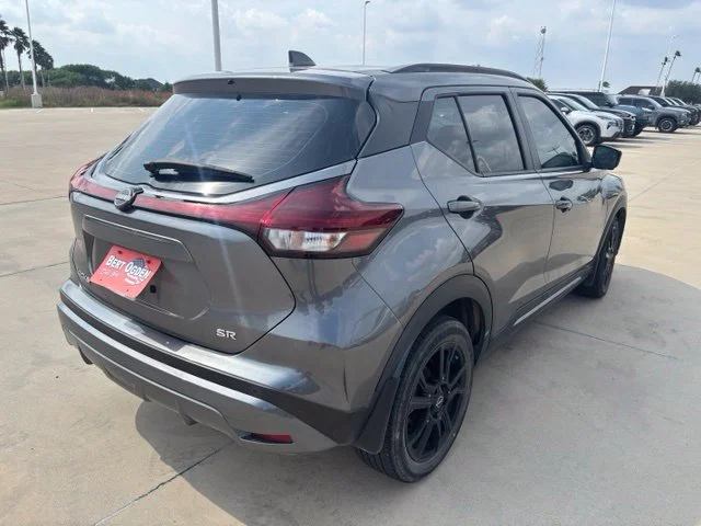 Used 2023 Gray Nissan SR image 6