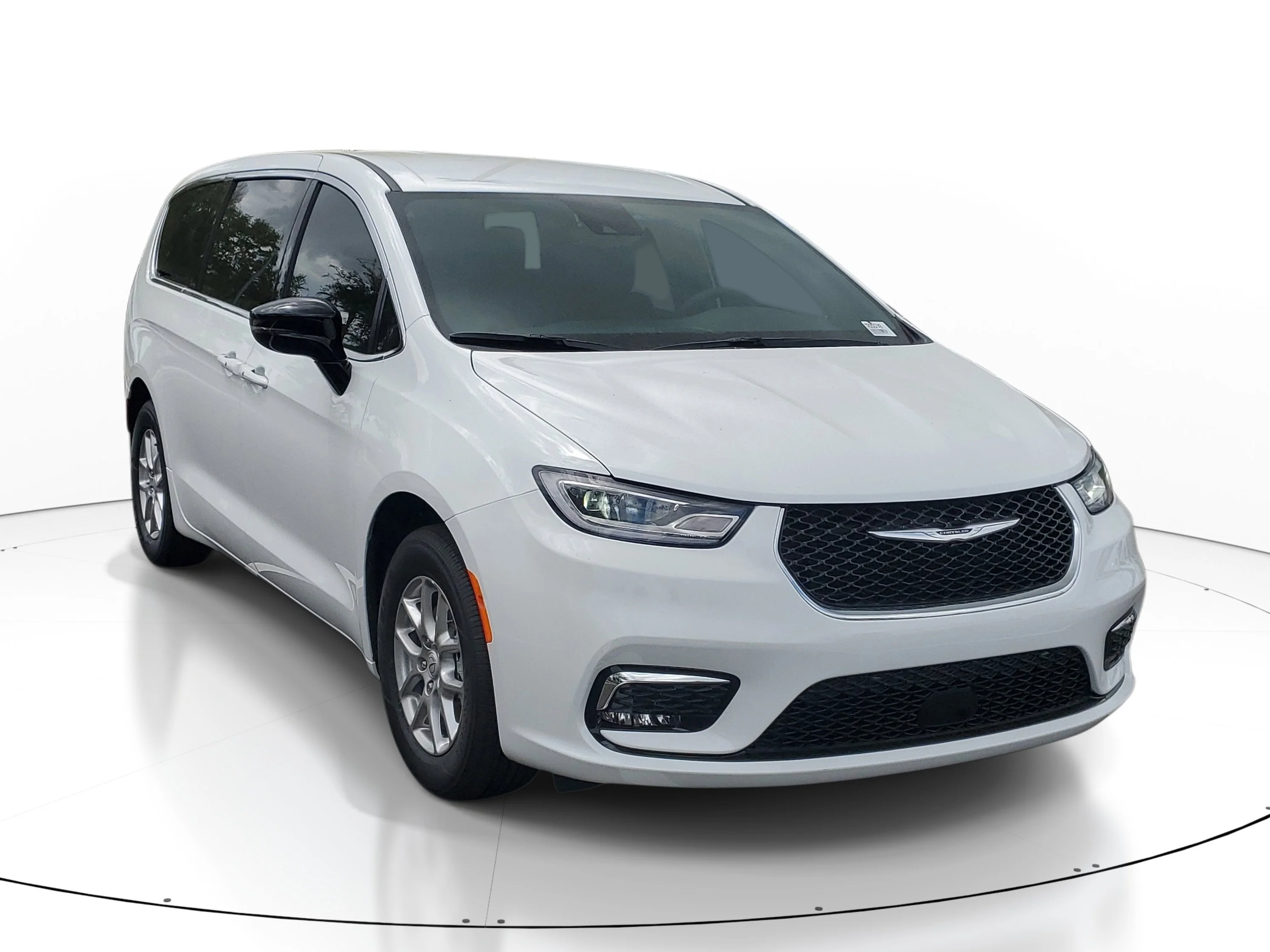 2026 Chrysler Pacifica Select's photo