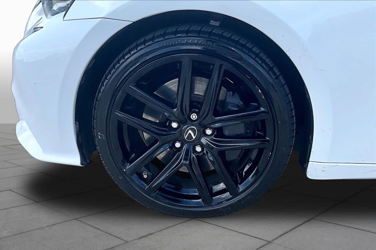 Used 2016 Ultra White Lexus  image 10