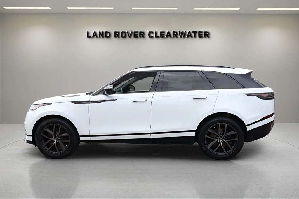 New 2026 Fuji White Land Rover  image 2