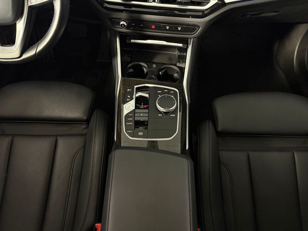 2023 BMW 3 Series 330e - Photo 21