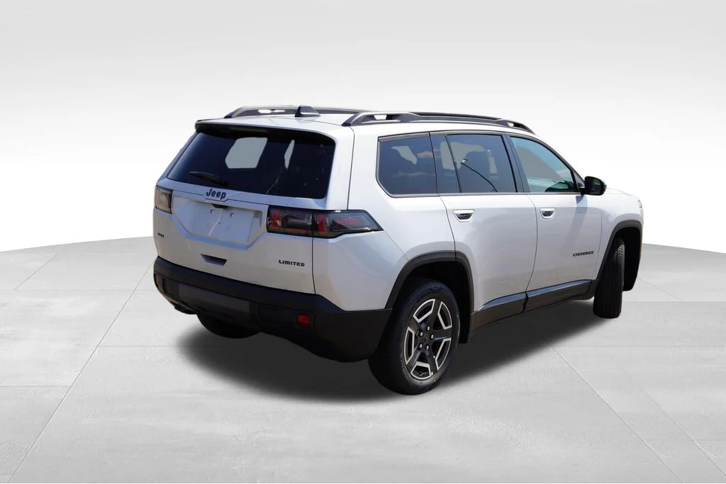 New 2026 Silver Zynith Clearcoat Jeep Limited image 3