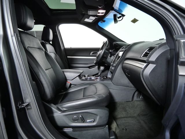 Certified Used 2018 Gray Ford XLT image 10