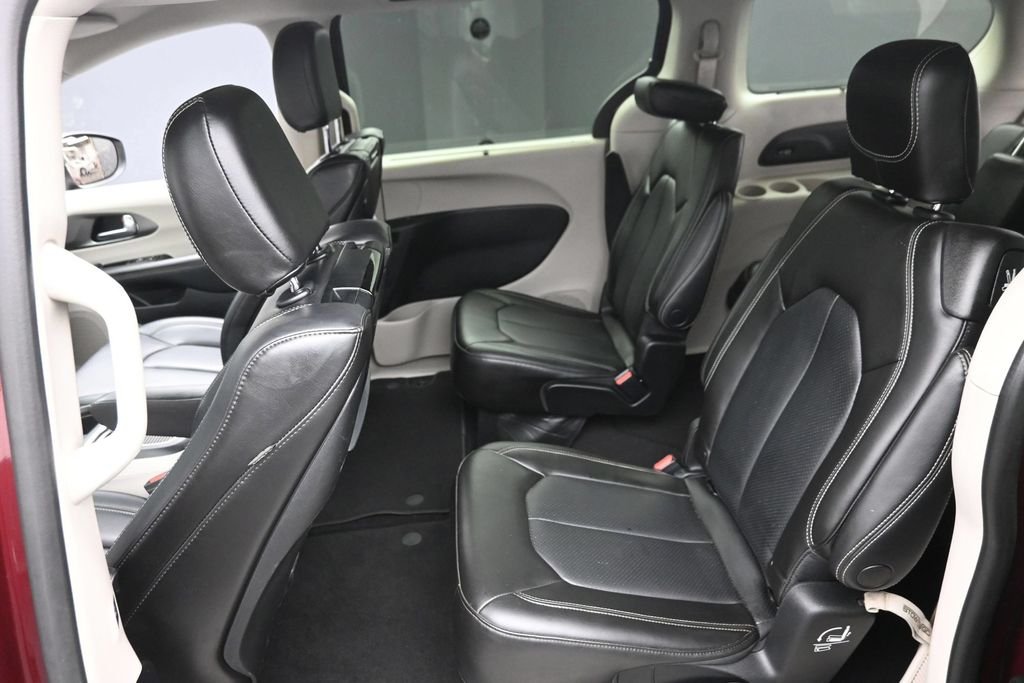 Used 2023 Red Chrysler Touring L image 14