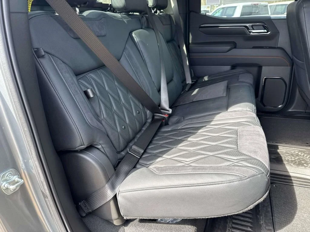 2025 GMC Sierra 1500 AT4 - Photo 19