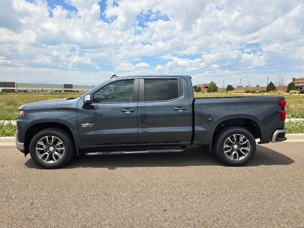 Used 2020 Shadow Gray Metallic Chevrolet LT image 2