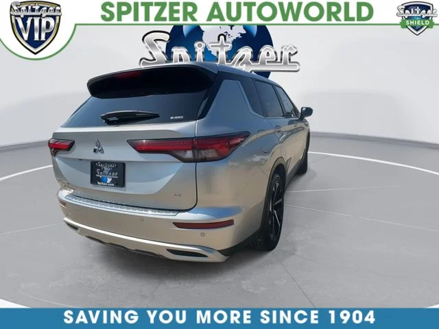 Used 2024 Silver Mitsubishi SE image 9