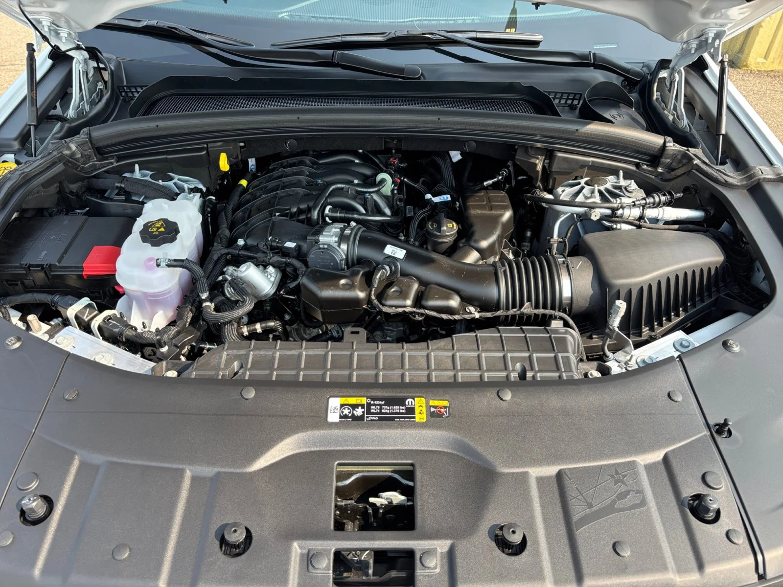 Used 2025 White Jeep Altitude image 20