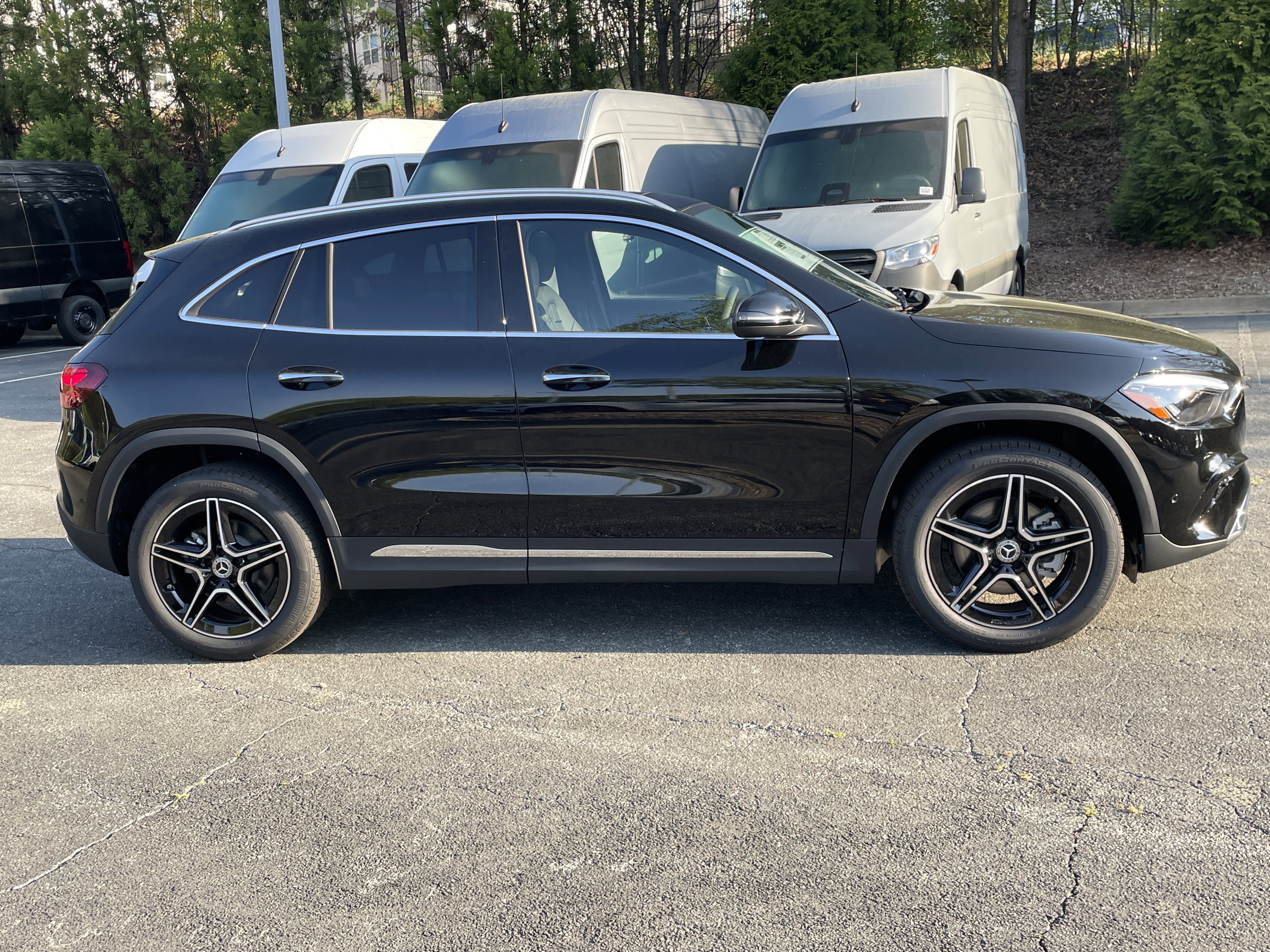 New 2026 Night Black Mercedes-Benz GLA 250 SUV image 5
