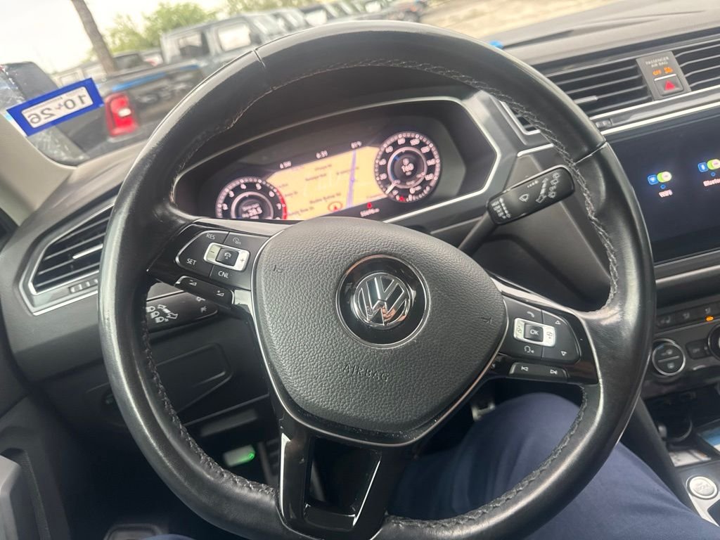 Used 2018 Blue Volkswagen 2.0T SEL Premium image 38