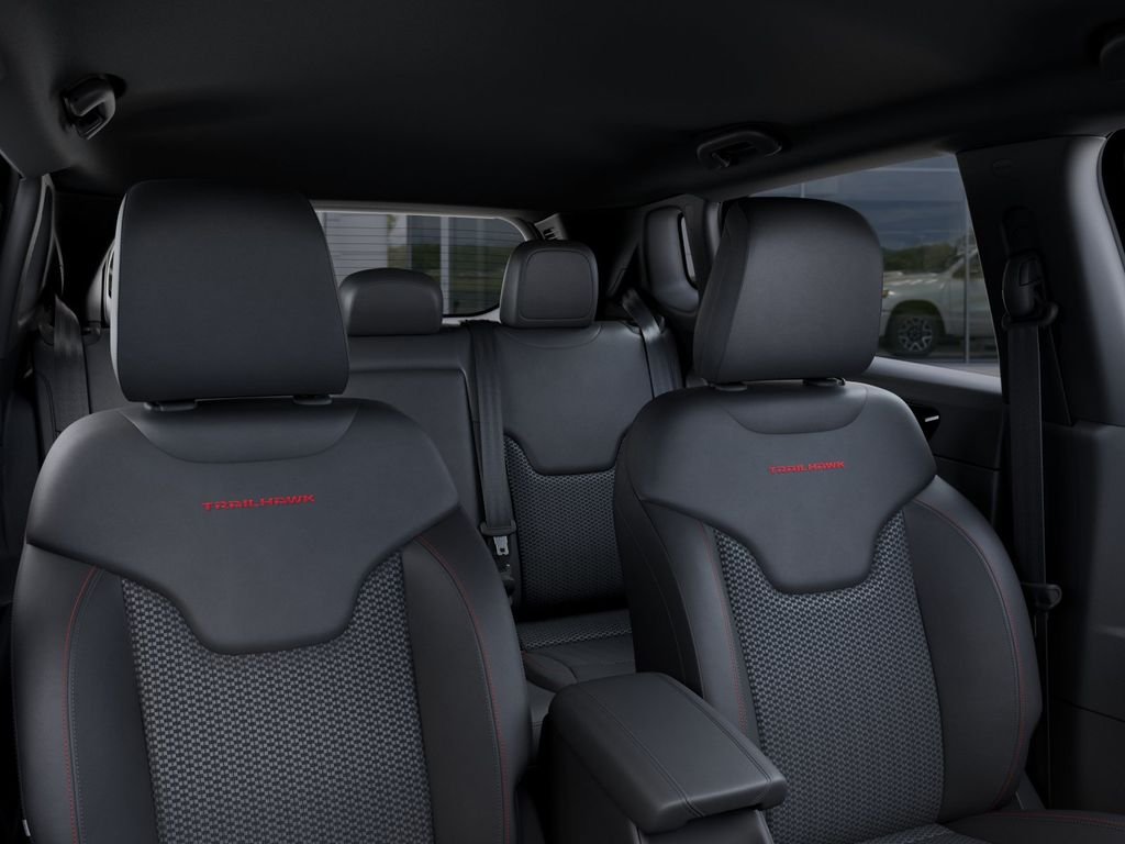 New 2026 Diamond Black Crystal Pearl-Coat Exterior Paint Jeep Trailhawk image 27