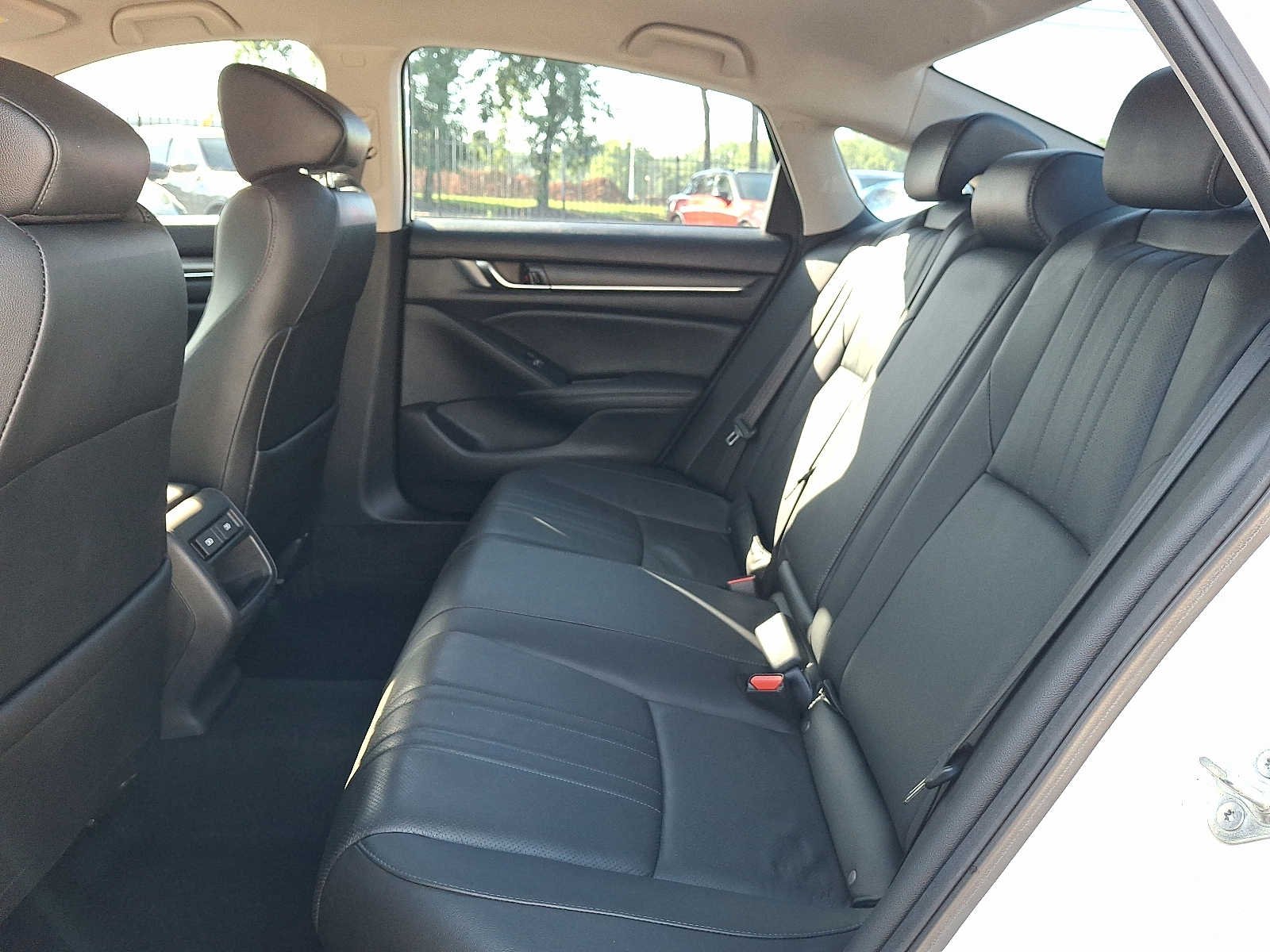 Used 2021 Platinum White Pearl Honda Sport SE image 11