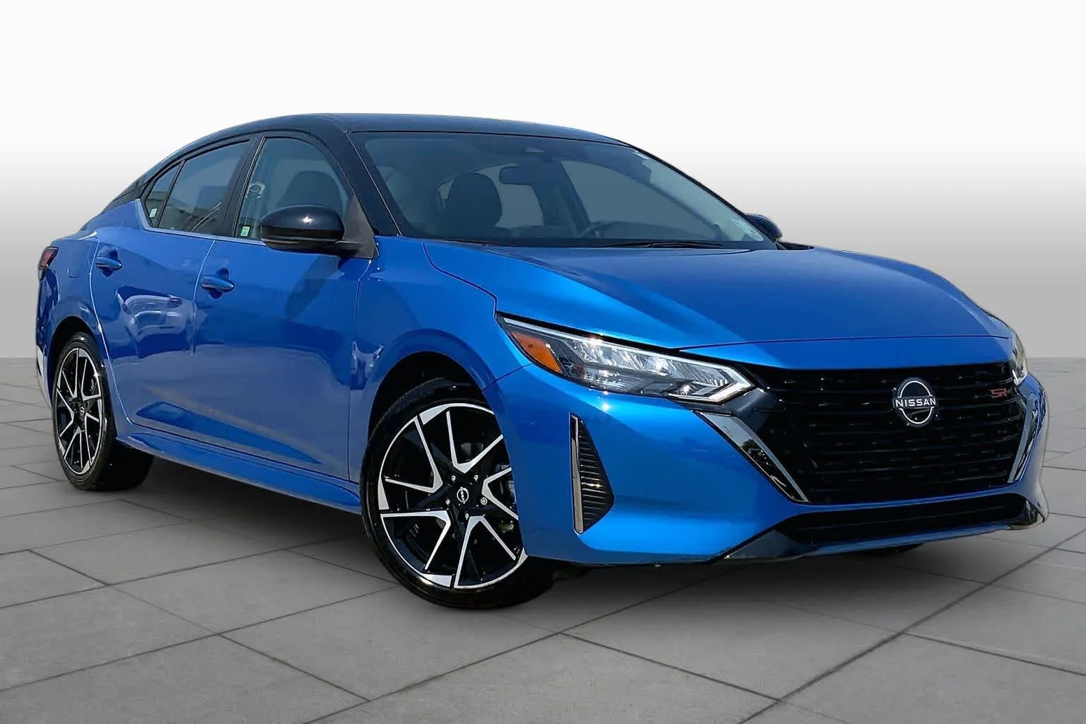 Used 2024 Super Black Nissan SR image 3