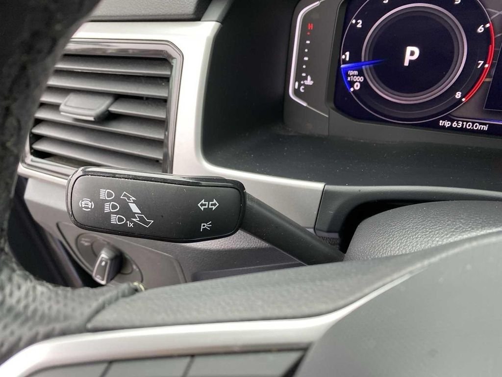 Used 2022 Gray Volkswagen 3.6L V6 SEL Premium R-Line image 22