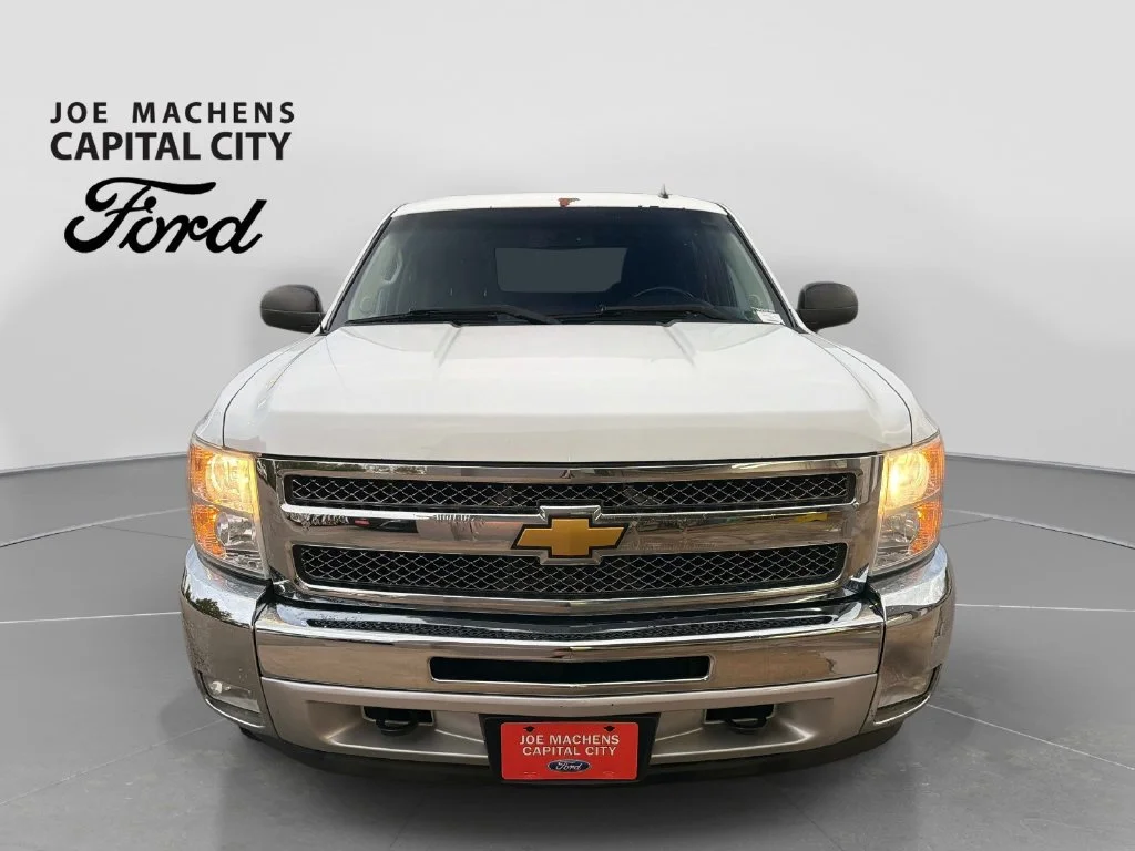 Used 2013 White Chevrolet LT image 11