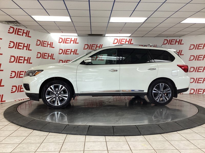 Used 2017 White Nissan Platinum image 4