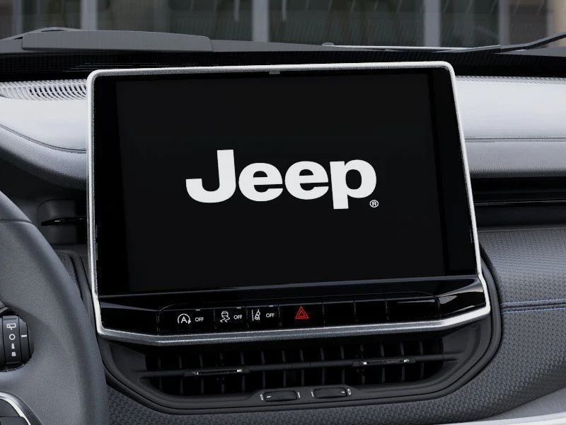 New 2026 Bright White Clear-Coat Exterior Paint Jeep Latitude image 18