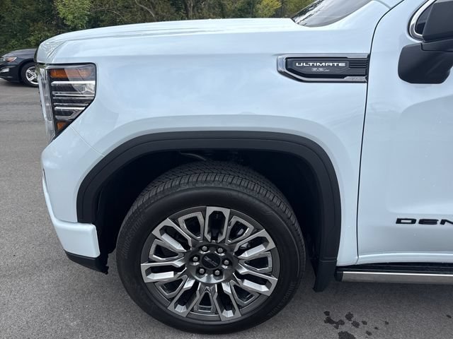 Used 2026 Glacier White Tricoat GMC Denali Ultimate image 10