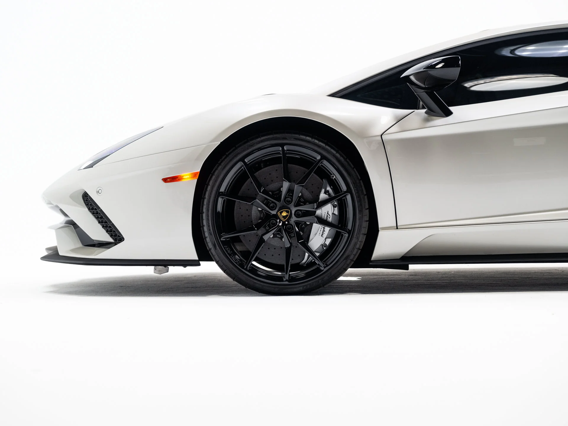 Used 2018 Bianco Isis Lamborghini  image 11