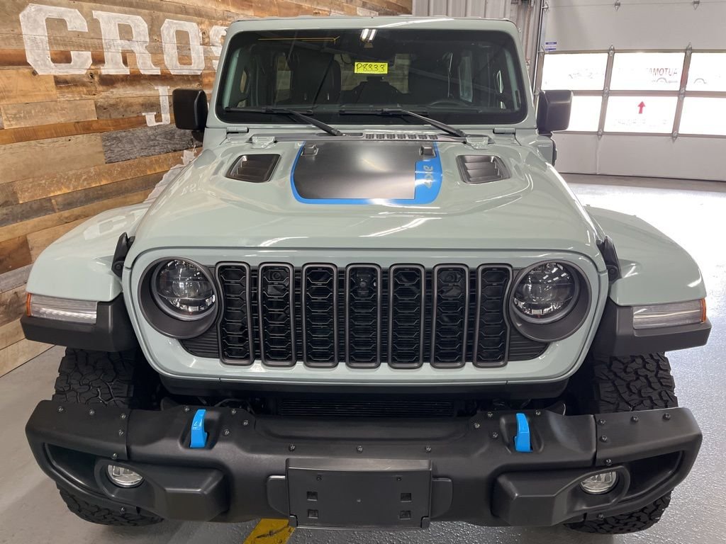 Used 2024 Earl Clearcoat Jeep Rubicon 4xe image 8