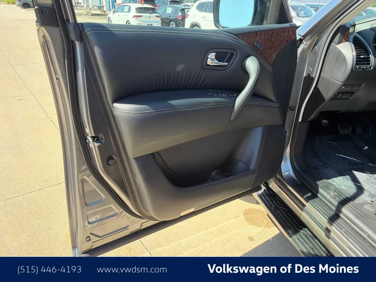 Used 2017 Gun Metallic Nissan SL image 22