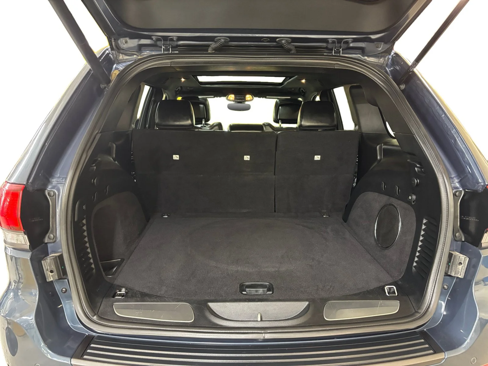 Used 2019 Blue Jeep Limited X image 19