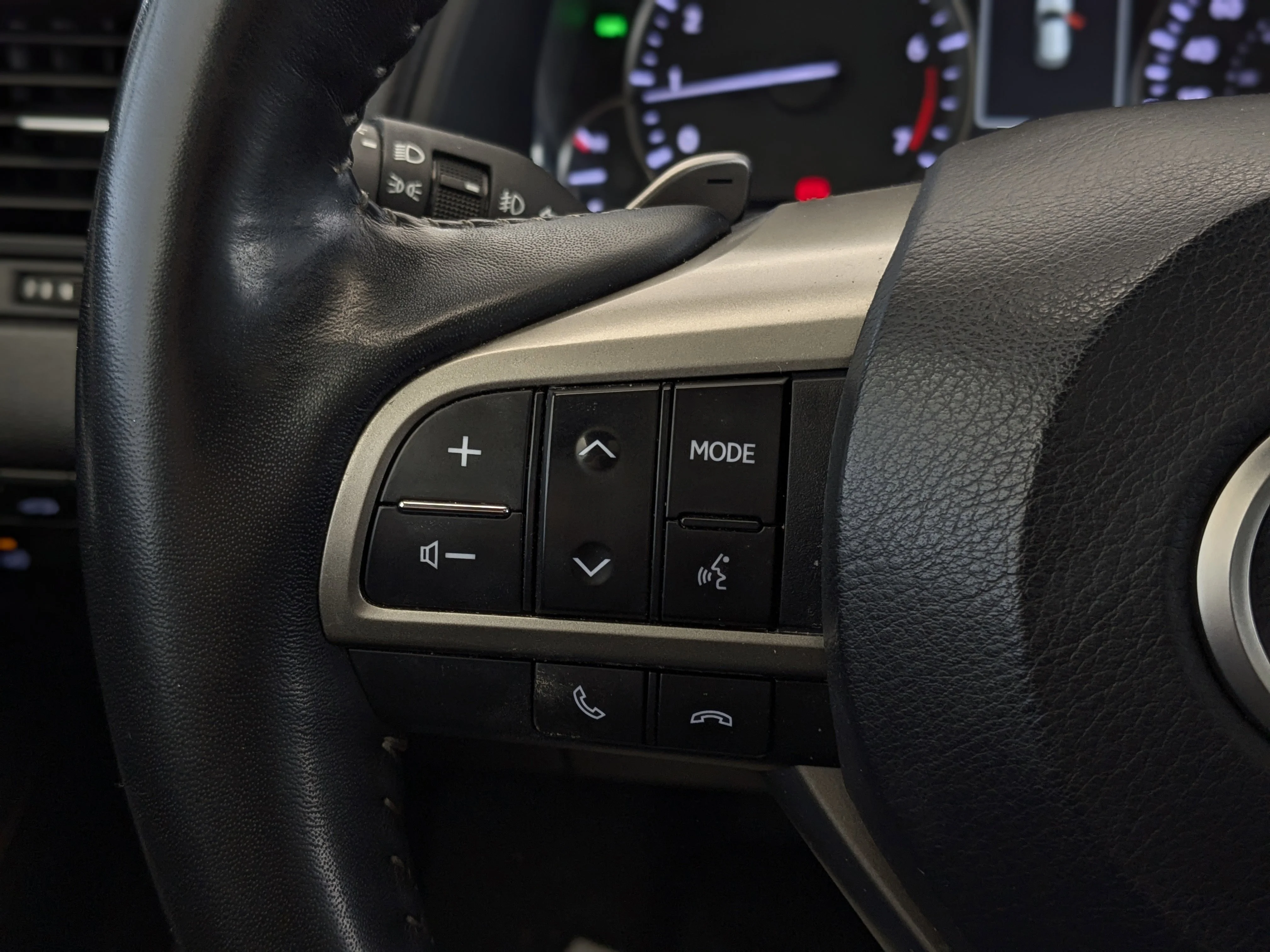 Used 2020 Silver Lexus RX 350 - 8 Touchscreen - Leather - Sunroof - image 18