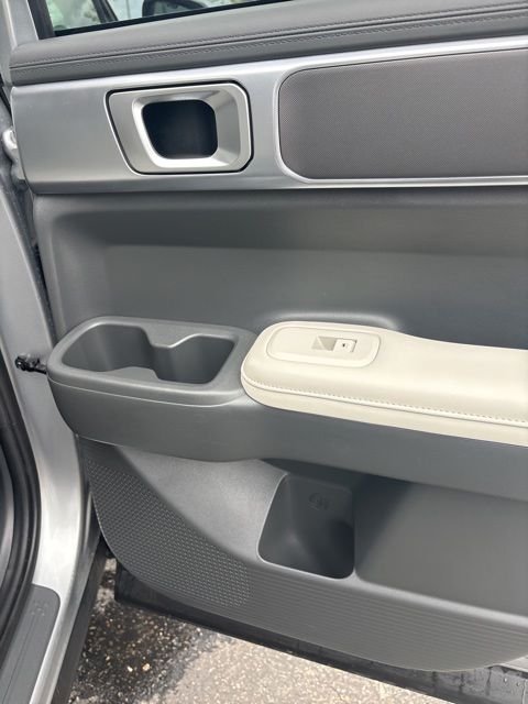 Used 2024 Silver Hyundai SEL image 33