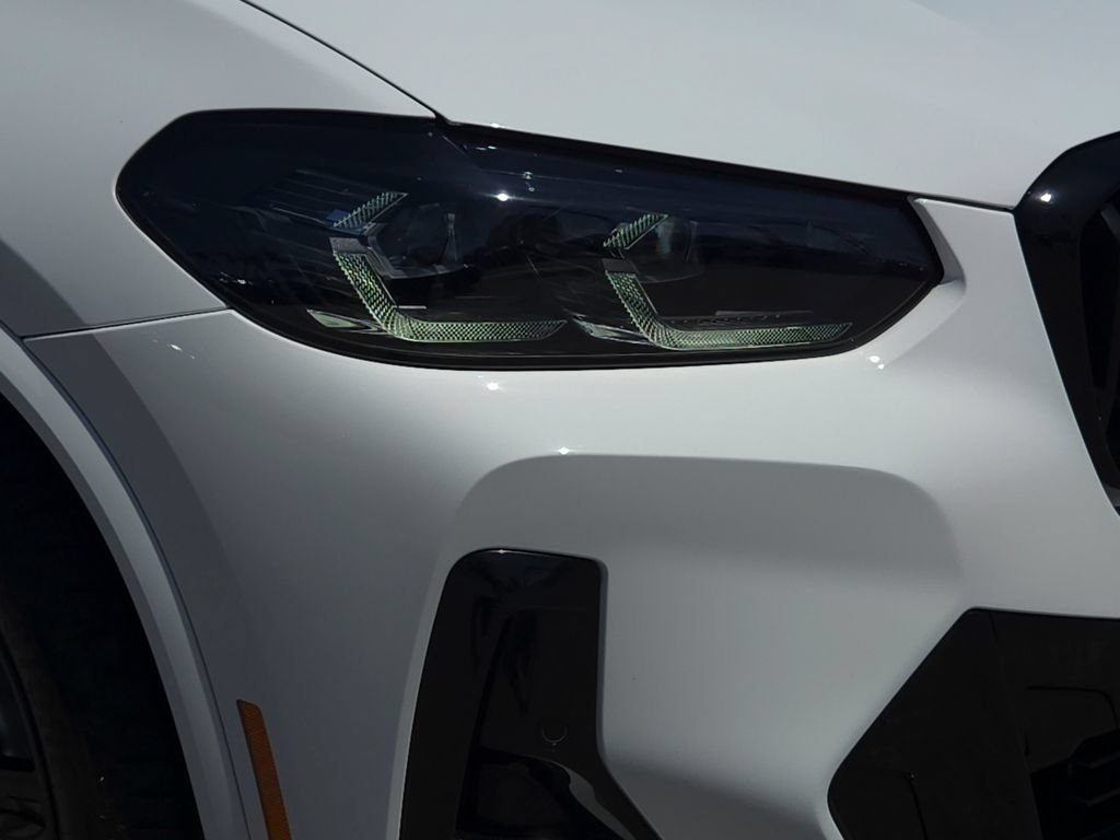 Used 2023 Alpine White BMW sDrive30i image 7