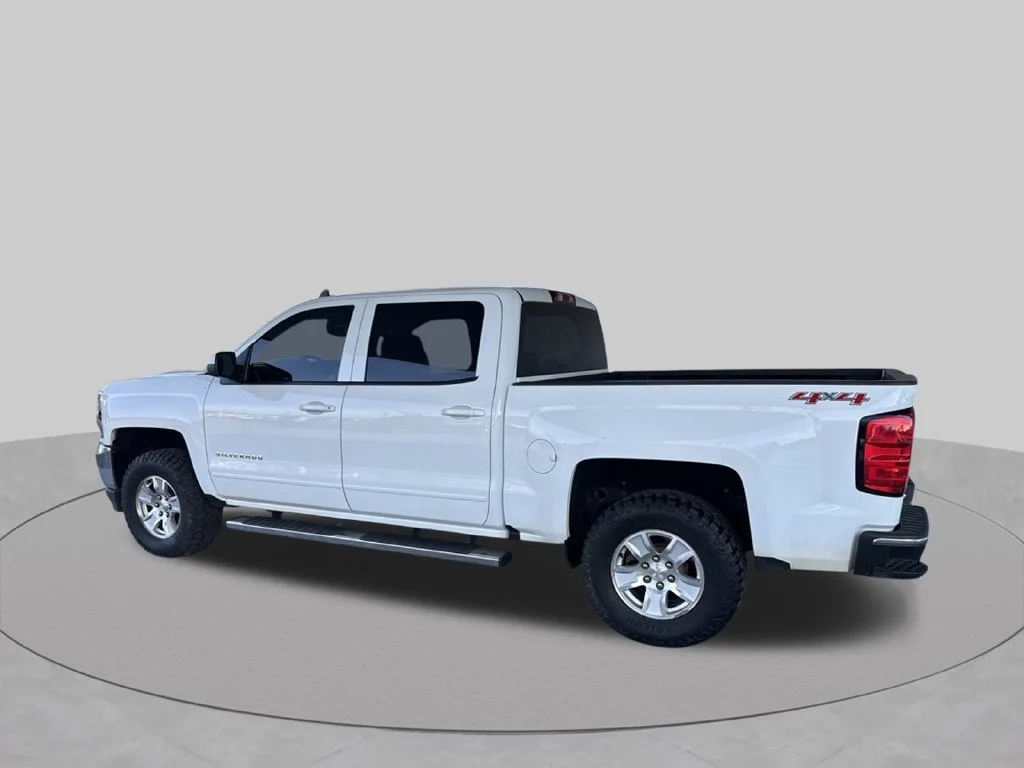 Used 2017 SUMMIT WHITE Chevrolet LT image 5