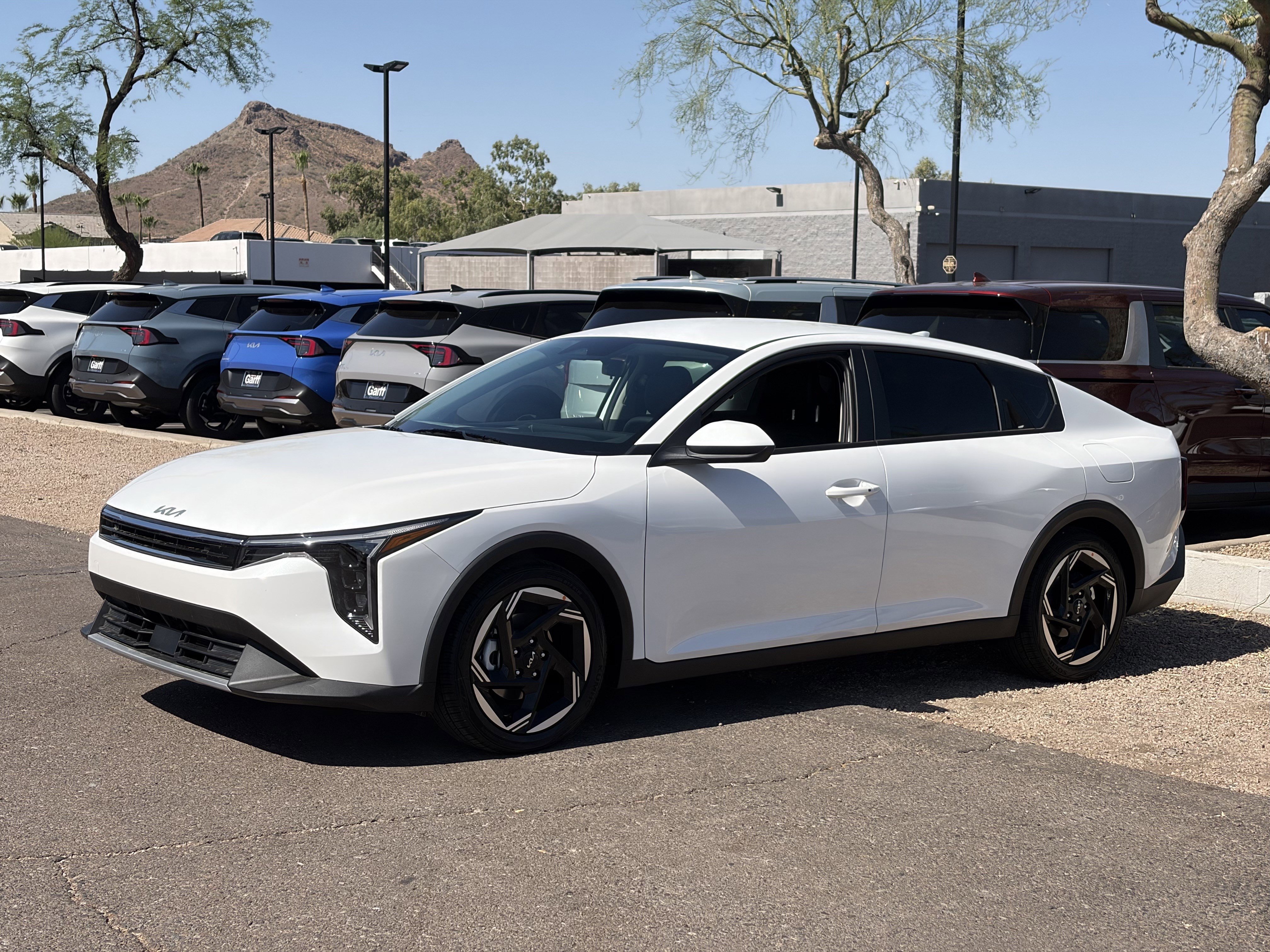New 2026 Snow White Pearl Kia EX image 6
