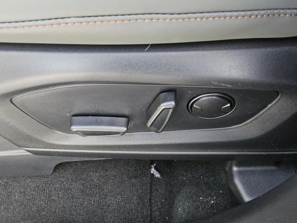 New 2026 Space White Metallic Ford Active image 26