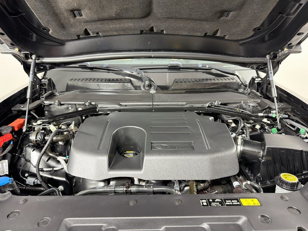 Certified Used 2024 Black Land Rover X-Dynamic SE image 32