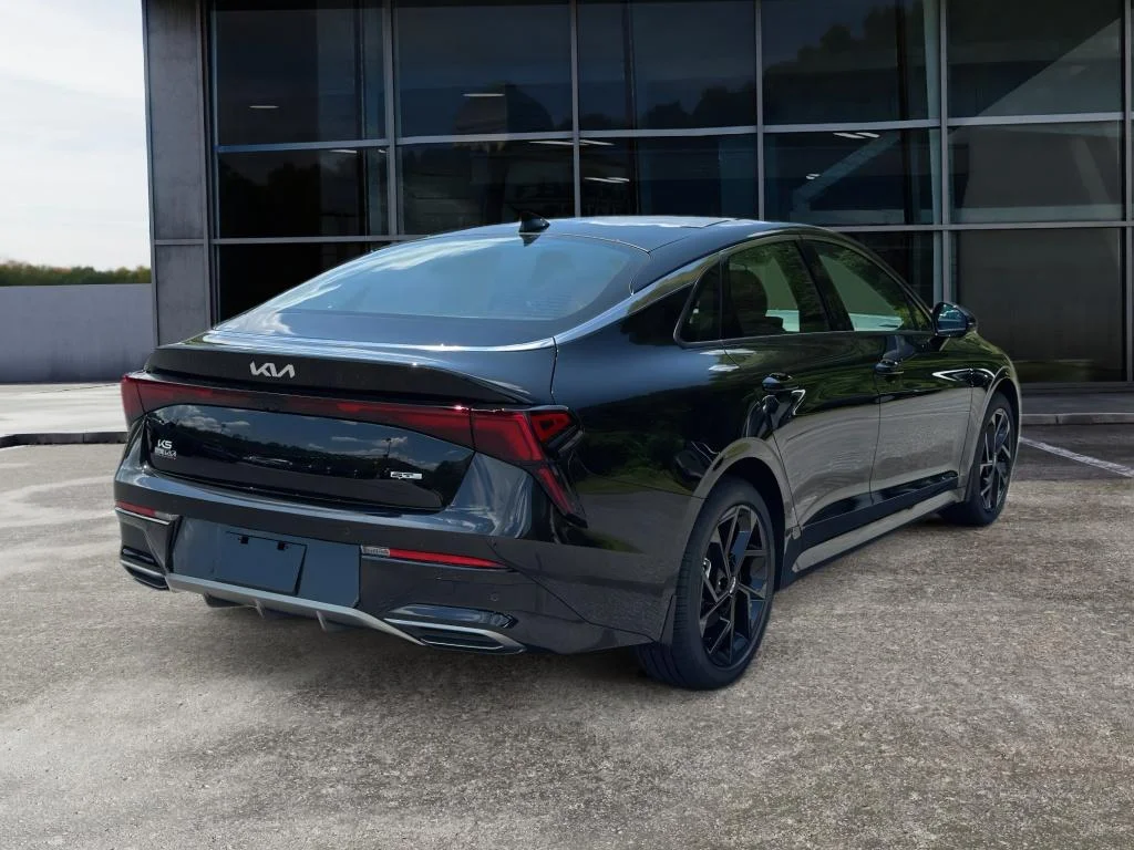 New 2026 Aurora Black Pearl Kia GT-Line FWD image 5