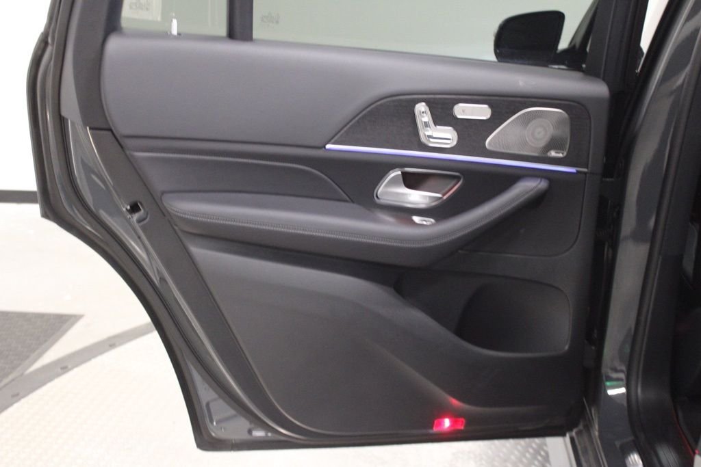 Certified Used 2026  Mercedes-Benz GLS 450 image 36