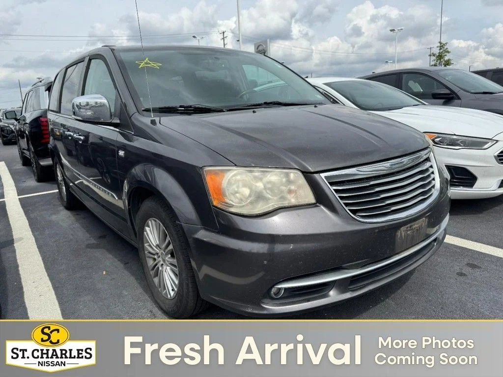 2014 Chrysler Town & Country Touring-L