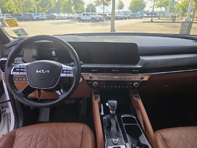 Used 2024 White Kia EX X-Line image 22
