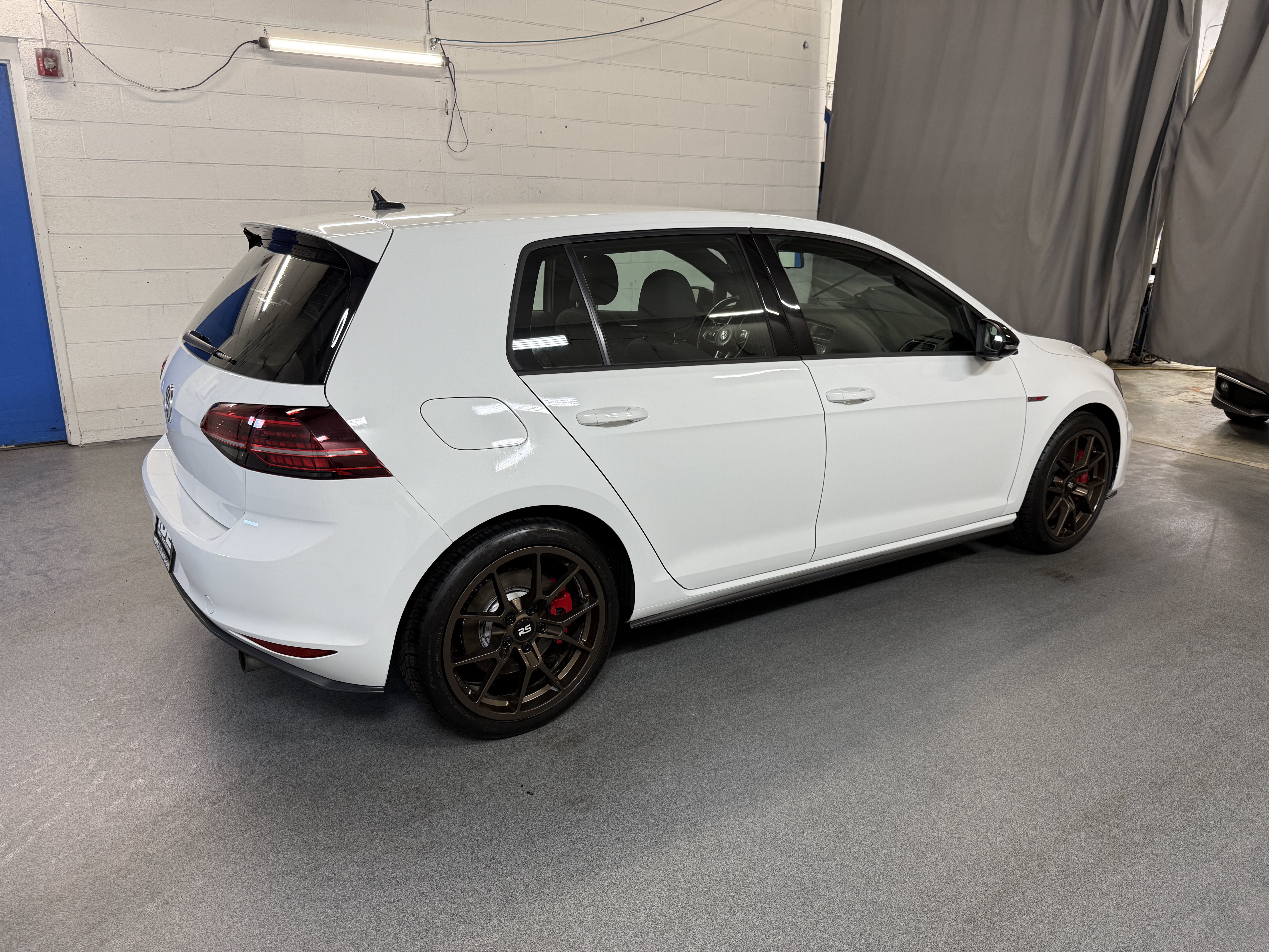 Used 2017 Pure White Volkswagen Sport image 9