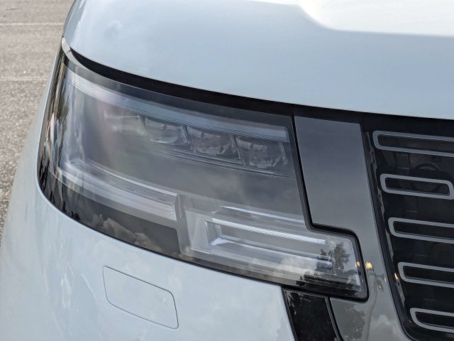 New 2027 White Land Rover SE image 10