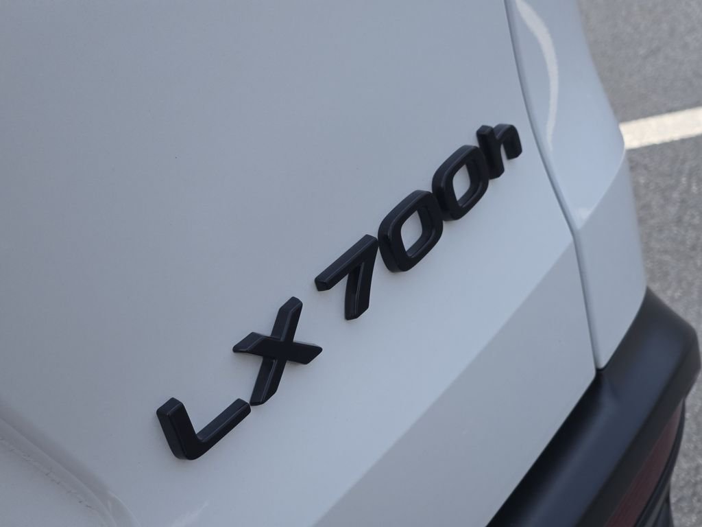 Certified Used 2026 EMINENT WHITE PEARL Lexus 700h Luxury image 11