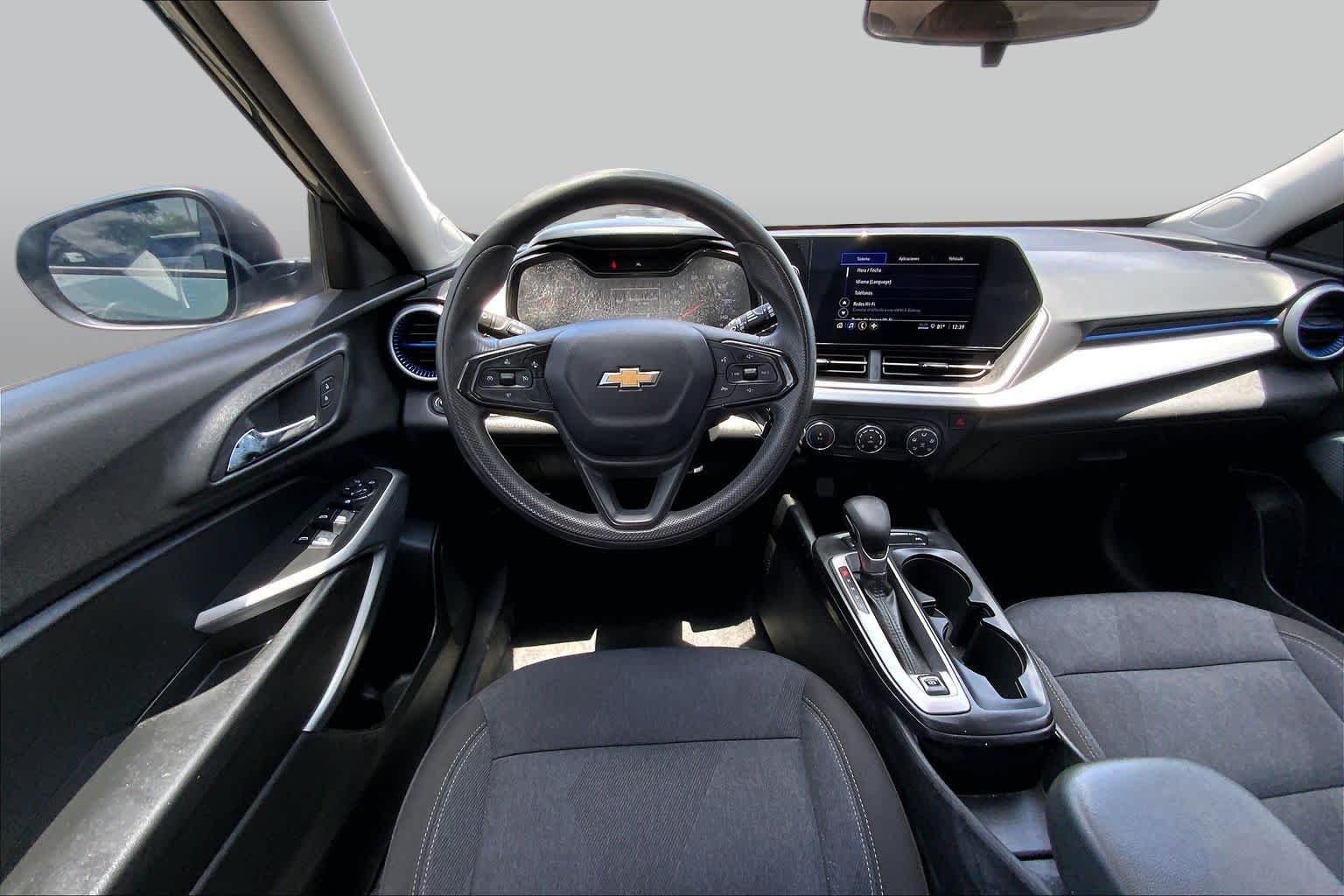 2025 Chevrolet Trax LS - Photo 6