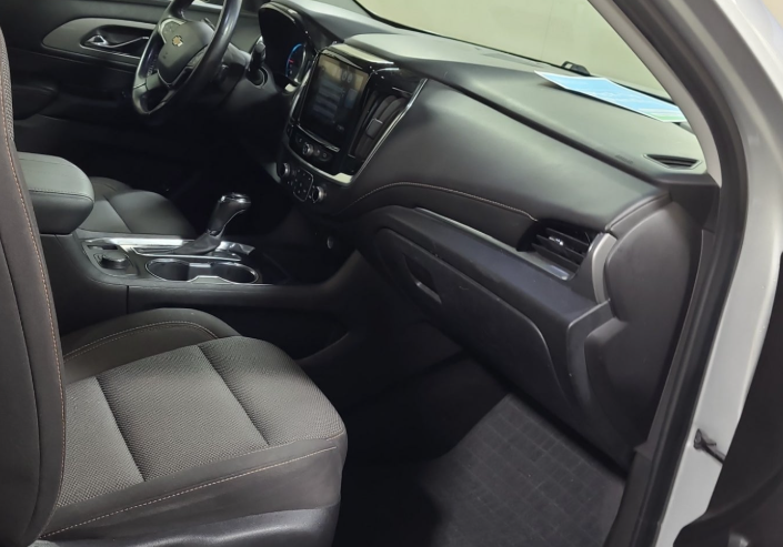 Used 2019 SILVER ICE METALLIC Chevrolet LT Cloth image 5