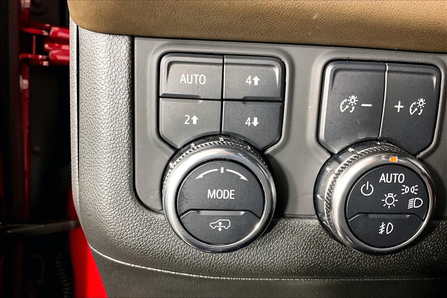 2025 GMC Yukon XL Denali Ultimate - Photo 35