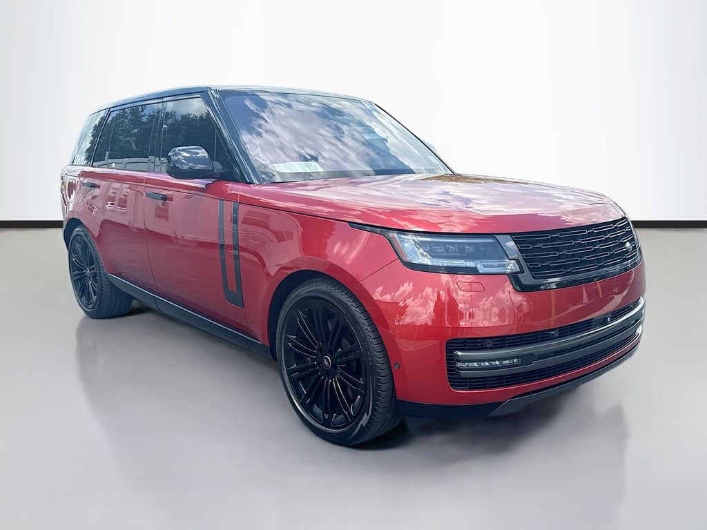 Used 2023  Land Rover SE image 3