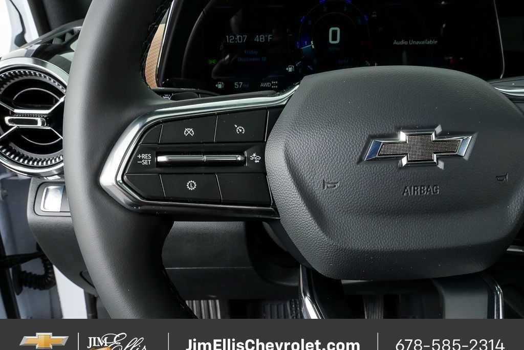 New 2026 Polar White Tricoat Chevrolet ACTIV image 9
