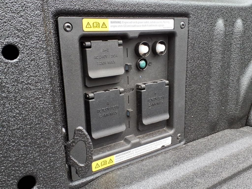 New 2026 Agate Black Metallic Ford XLT image 8