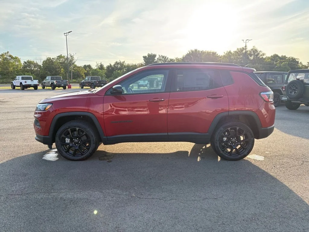 New 2026 Red Hot Pearl-Coat Exterior Paint Jeep Latitude image 4