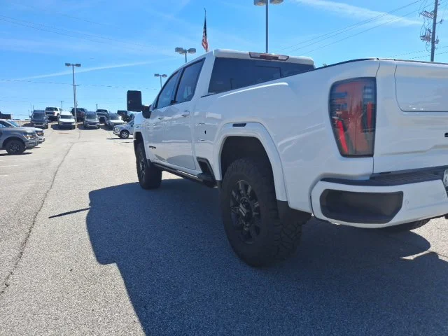 Used 2024 White GMC AT4 image 4
