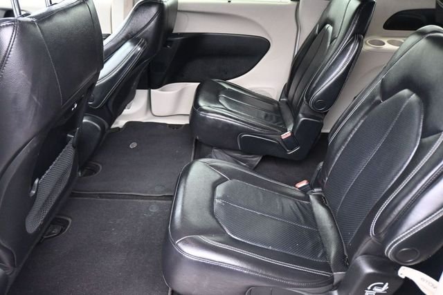 Used 2022 White Chrysler Touring L image 25