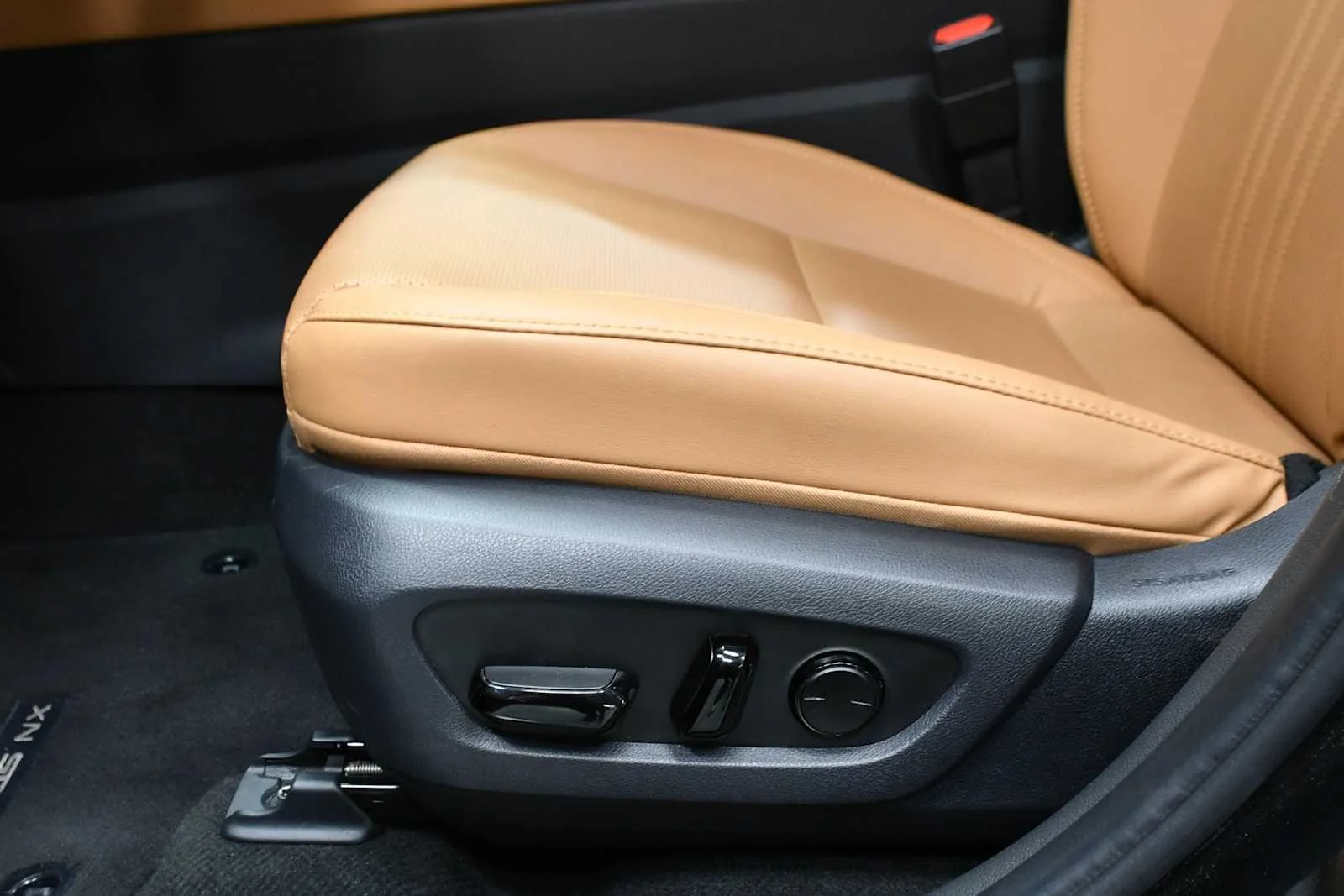 Certified Used 2025 Caviar Lexus  image 16
